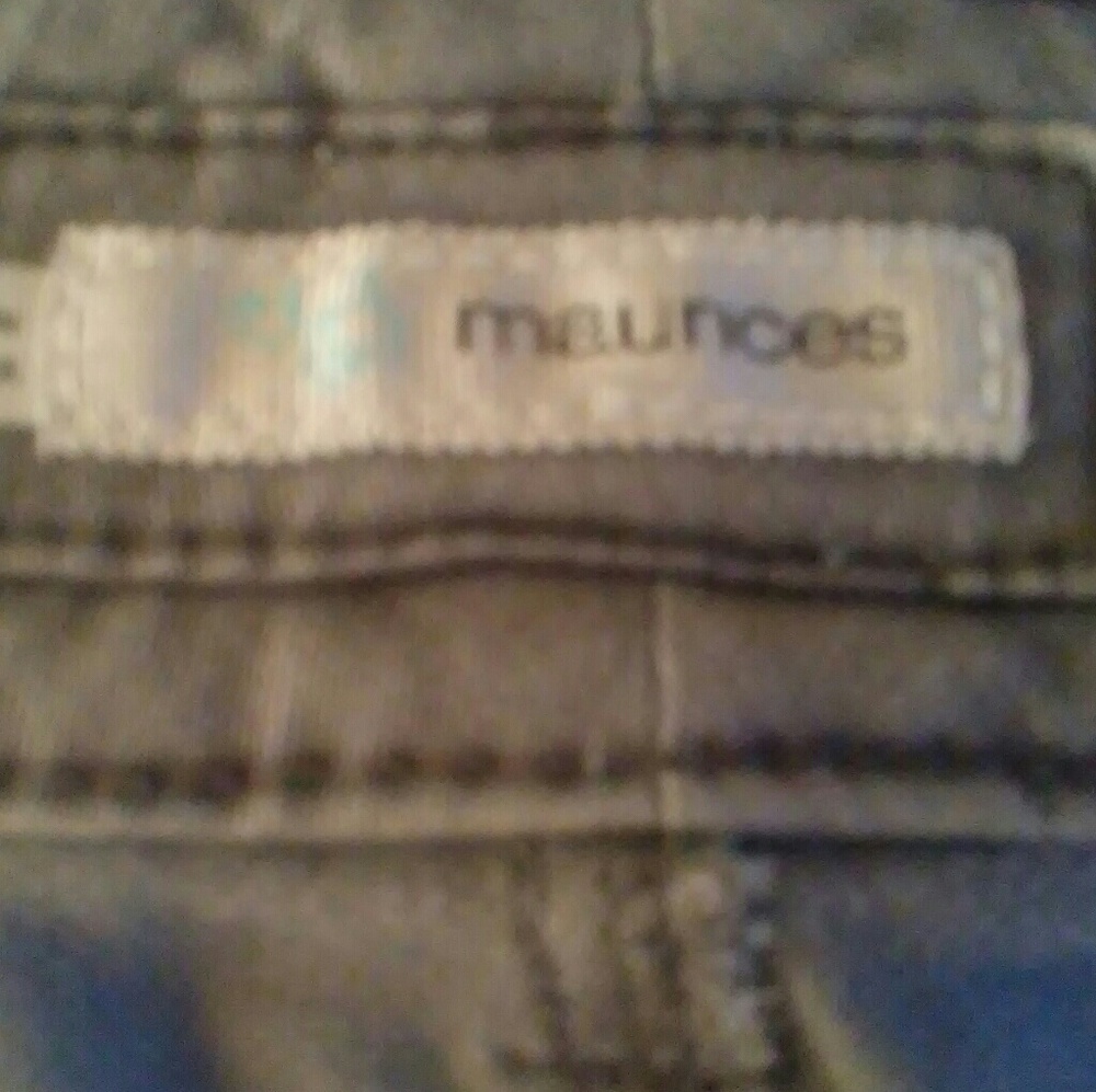 Capris pants - Picture 2 of 2